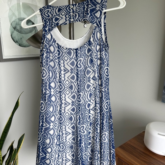 S Blue Heart Geometric Pattern Keyhole Back Dress - Picture 3 of 4